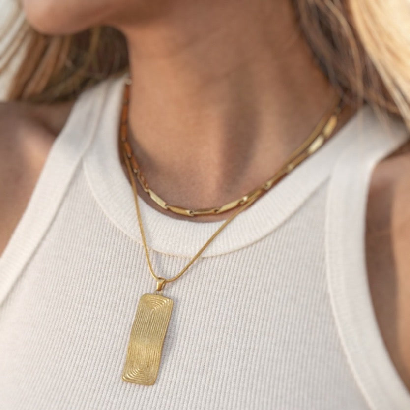 Sia collar